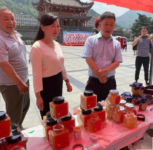巾幗青年齊發力，消費扶貧促振興——略陽縣2020年農副產品展銷活動紀實